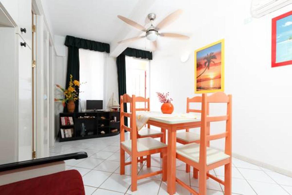 Holiday Aparthotel Santa Maria Dış mekan fotoğraf